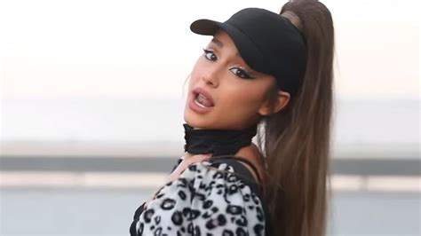 Ariana Grande dice que no etiquetarÃ¡ su sexualidad, luego ...
