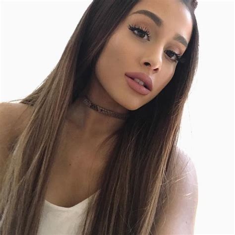 Ariana Grande Height Weight Body Statistics Boyfriend ...