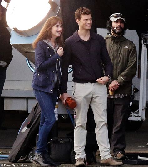 Jamie Dornan and Dakota Johnson kiss as reshoots continue ...