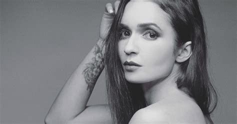 Cubanas desnudas&Latinas desnudas