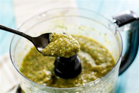 Easy Mild Salsa Verde Recipe | Latina Mom Meals Easy Mild Salsa Verde Recipe Latina Mom Meals