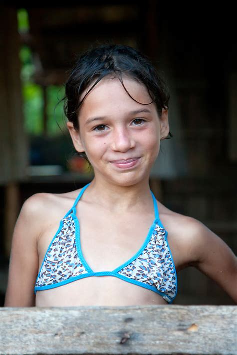 Young girl in Bariay, Holguin, Cuba. | Robin Thom Photography